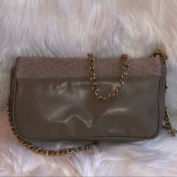 Kathie Lee Chain Cross Body Bag - Picture 3 of 8